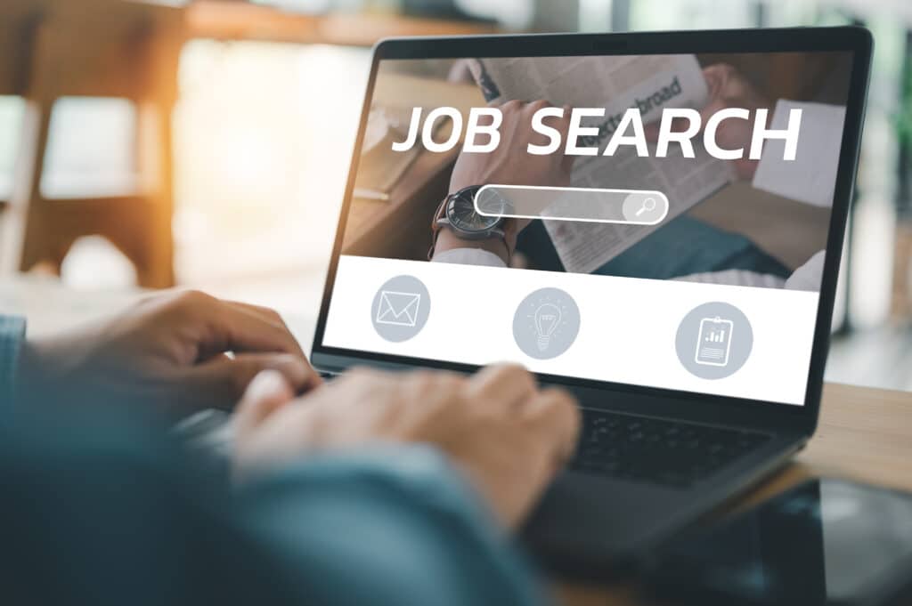 4 Job Search Strategies for Tech Professionals to Speed Up Their Hunt